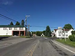 View east along US 50 entering Mount Storm