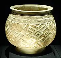 White pottery pot with geometric design, Shang dynasty (1600–1100&nbsp;BC)
