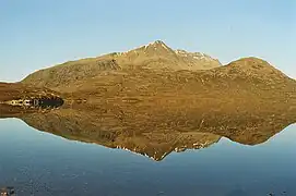 Early morning on Lochan Fada.