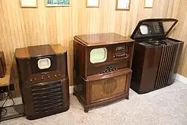 General Electric television sets from 1939 General Electric HM-185, General Electric HM-226-7A, and General Electric Model 90.