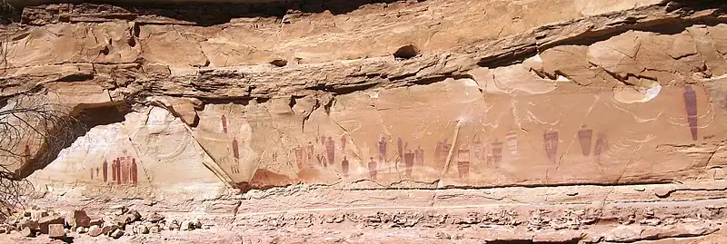 The Great Gallery, Pictographs, Canyonlands National Park, Horseshoe Canyon, Utah, 15 by 200 feet (4.6 by 61.0&nbsp;m), c. 1500 BCE