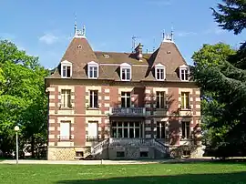 The town hall of Survilliers