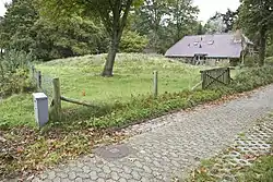 Burial hill and farm in Zeegse
