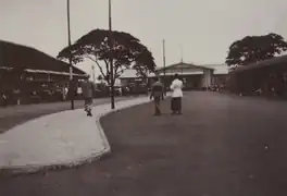 Station street which connecting Postweg (now Soekarno Hatta road) to Pasuruan Station (middle), taken around 1929
